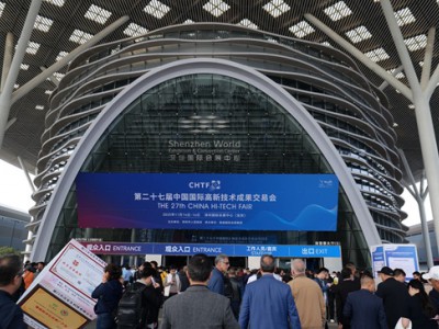 “电影走着看，VR摸着玩”，龙程VR《星际旅客》全感剧场亮相2025高交会