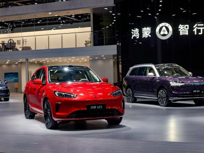 以全方位安全守护重塑出行体验,问界新M5 Ultra闪耀广州车展