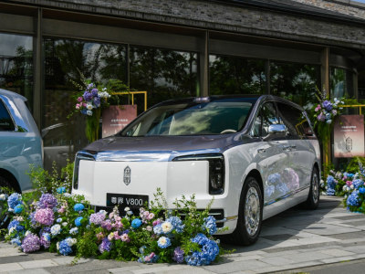 上市1天大定超3500台，尊界V800首批交付揭示高净值人群购车新逻辑